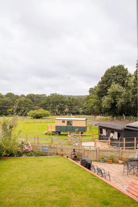 Blackberry Annex. Detached Cottage. Rural Location West Chiltington Exterior photo